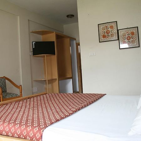 Pine Top Hotels Naran Ngoại thất bức ảnh