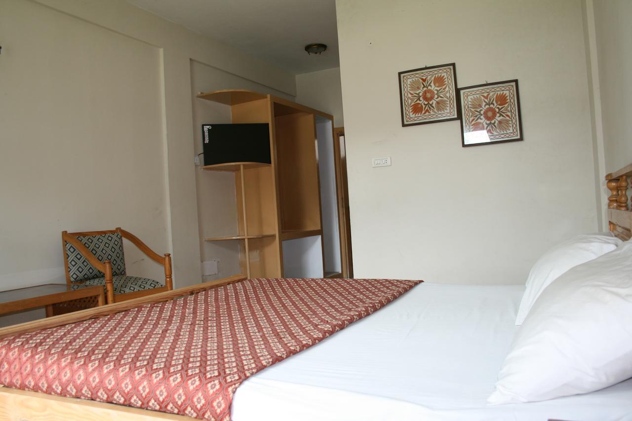 Pine Top Hotels Naran Ngoại thất bức ảnh
