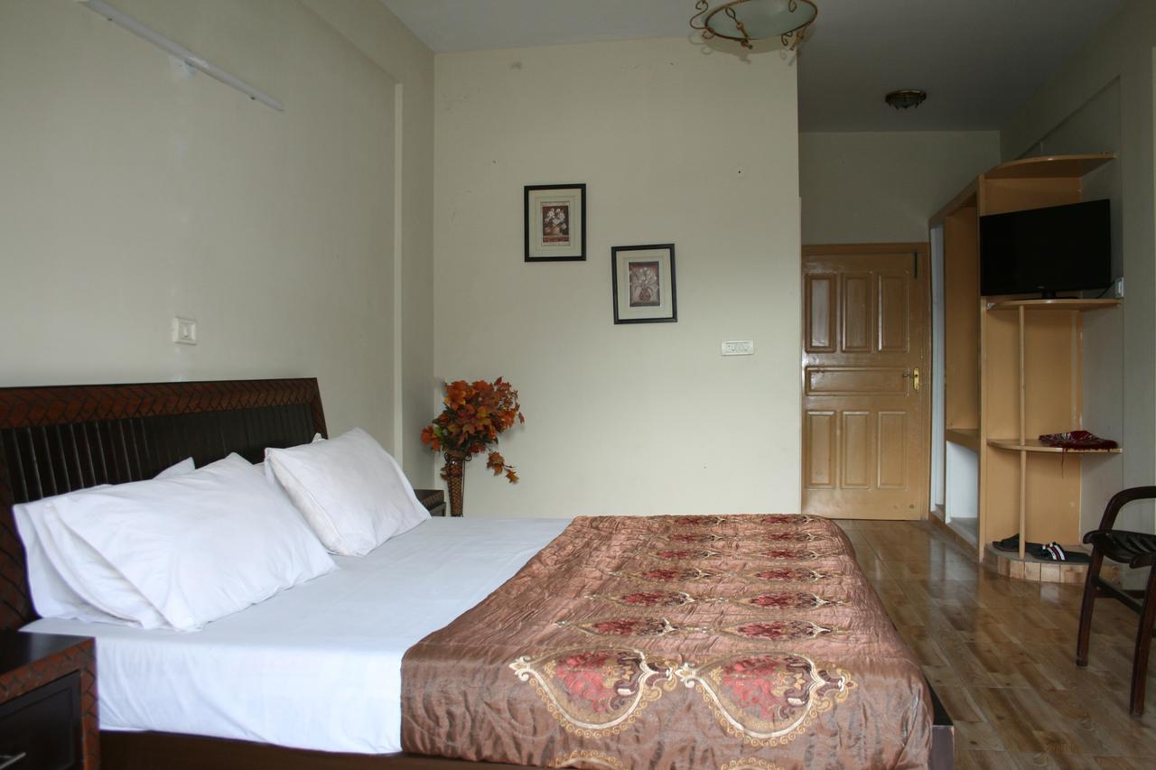 Pine Top Hotels Naran Ngoại thất bức ảnh