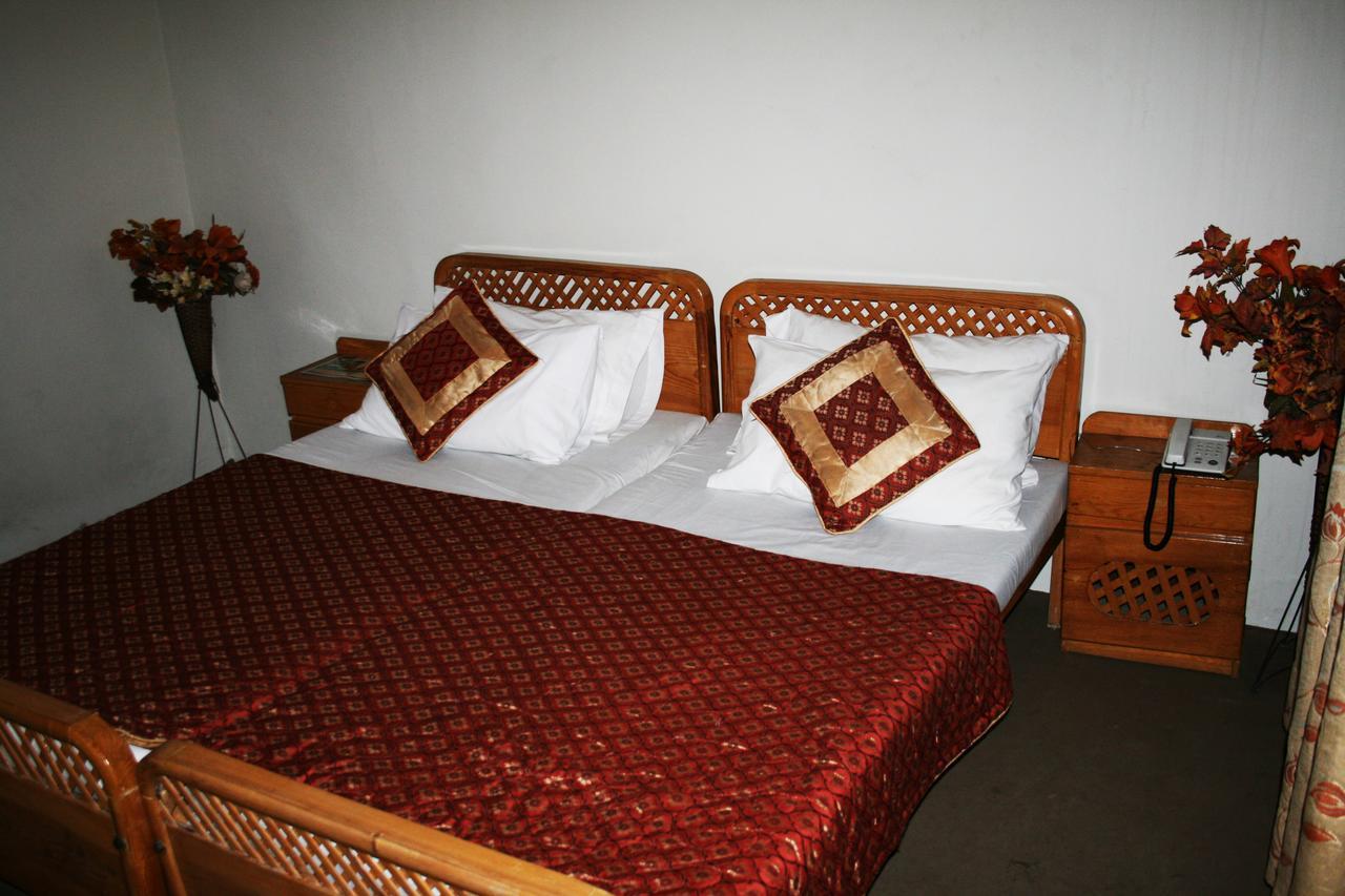 Pine Top Hotels Naran Ngoại thất bức ảnh