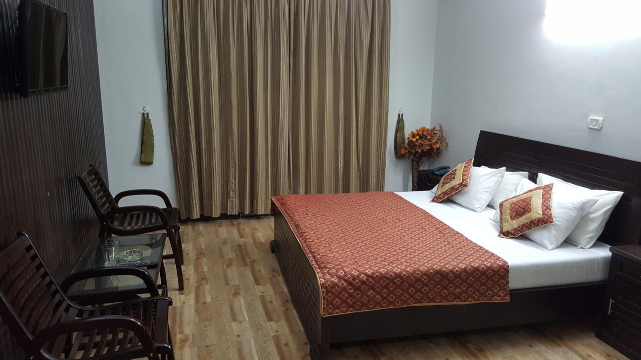 Pine Top Hotels Naran Ngoại thất bức ảnh