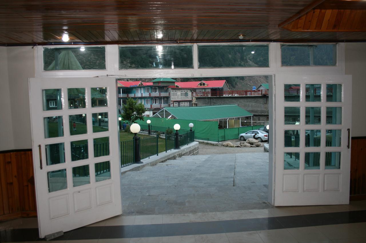 Pine Top Hotels Naran Ngoại thất bức ảnh