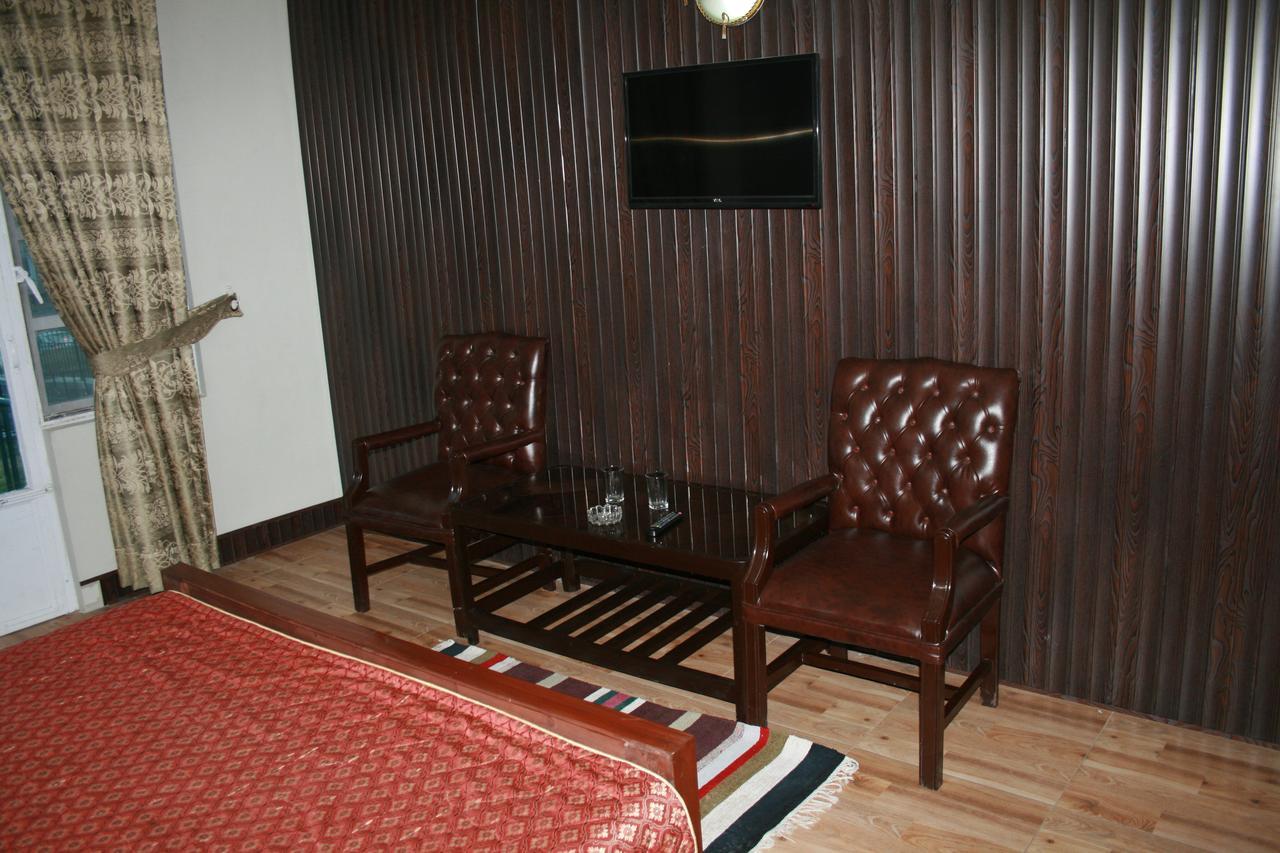 Pine Top Hotels Naran Ngoại thất bức ảnh