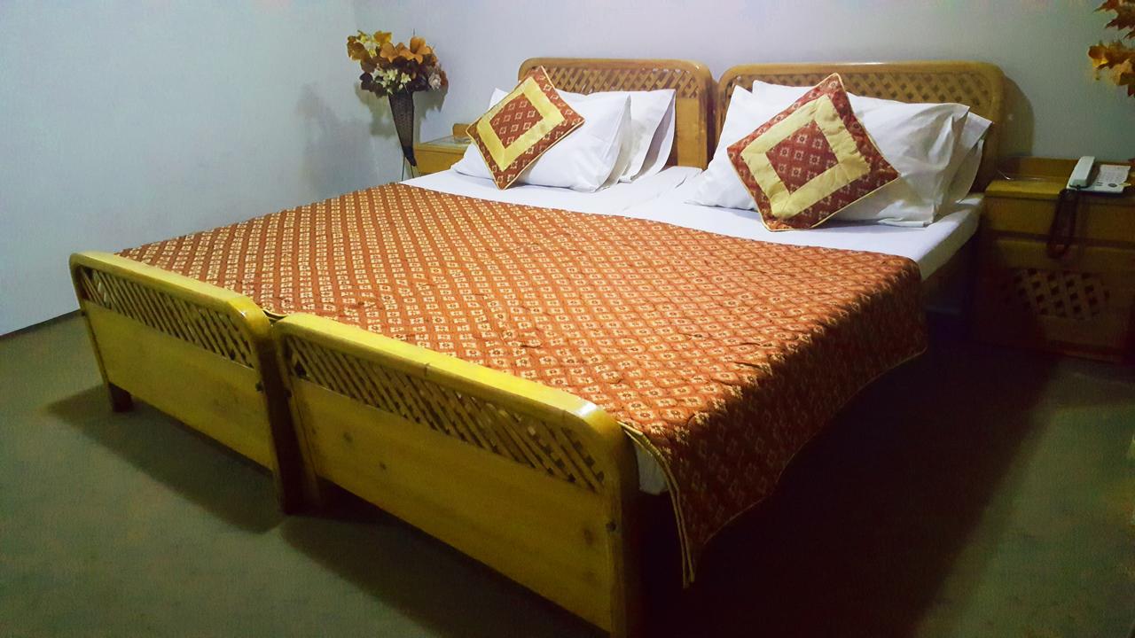 Pine Top Hotels Naran Ngoại thất bức ảnh