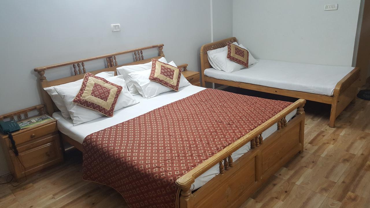 Pine Top Hotels Naran Ngoại thất bức ảnh