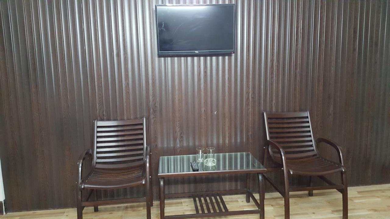 Pine Top Hotels Naran Ngoại thất bức ảnh