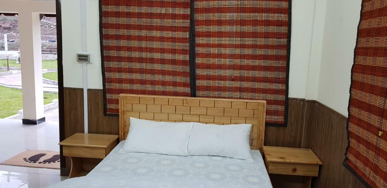 Pine Top Hotels Naran Ngoại thất bức ảnh